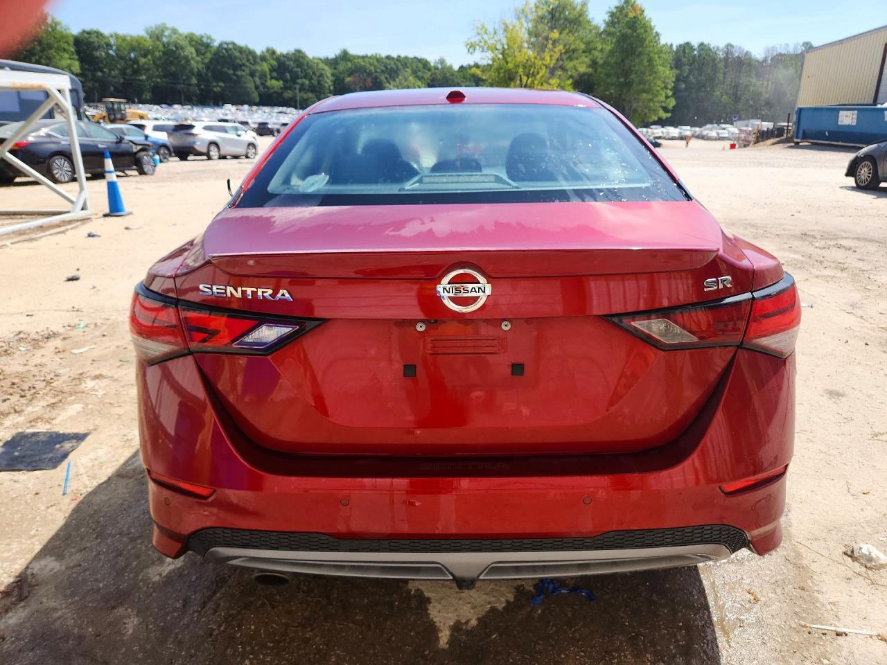 2021 NISSAN SENTRA SR — Фото 6 из 12