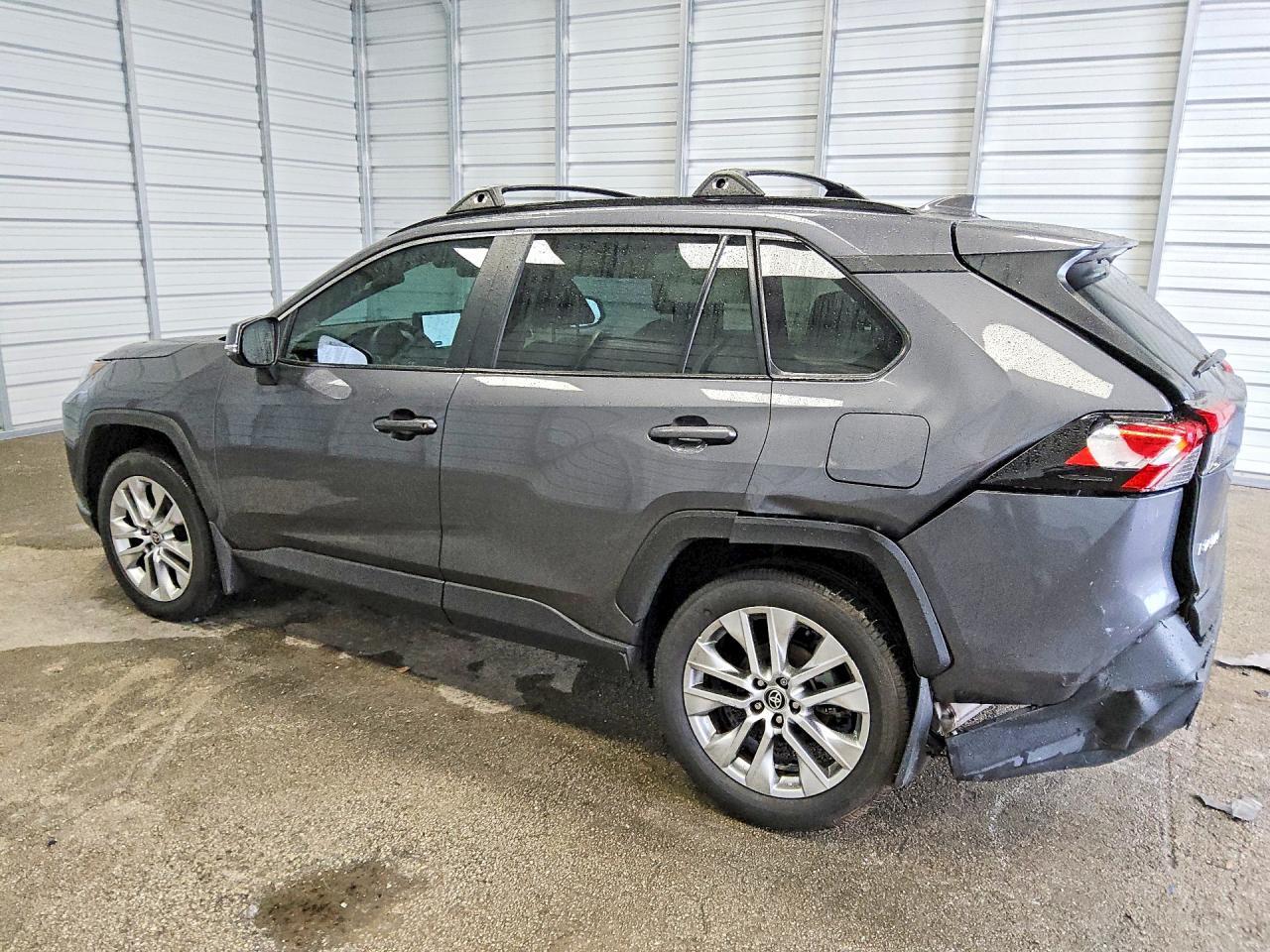 2025 TOYOTA RAV4 XLE PREMIUM — Фото 2 из 12