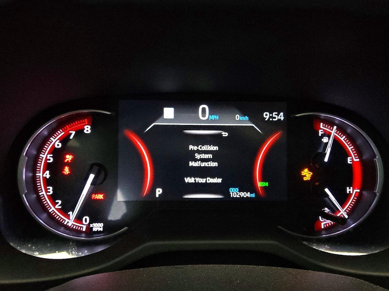 2025 TOYOTA RAV4 XLE PREMIUM — Фото 9 из 12