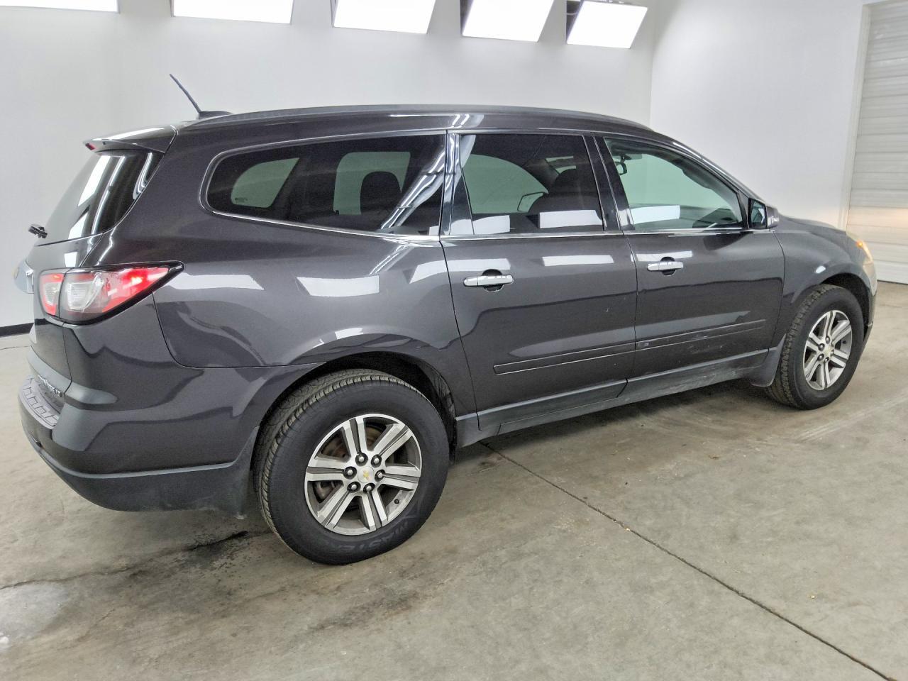 2016 CHEVROLET TRAVERSE LT — Фото 3 из 13