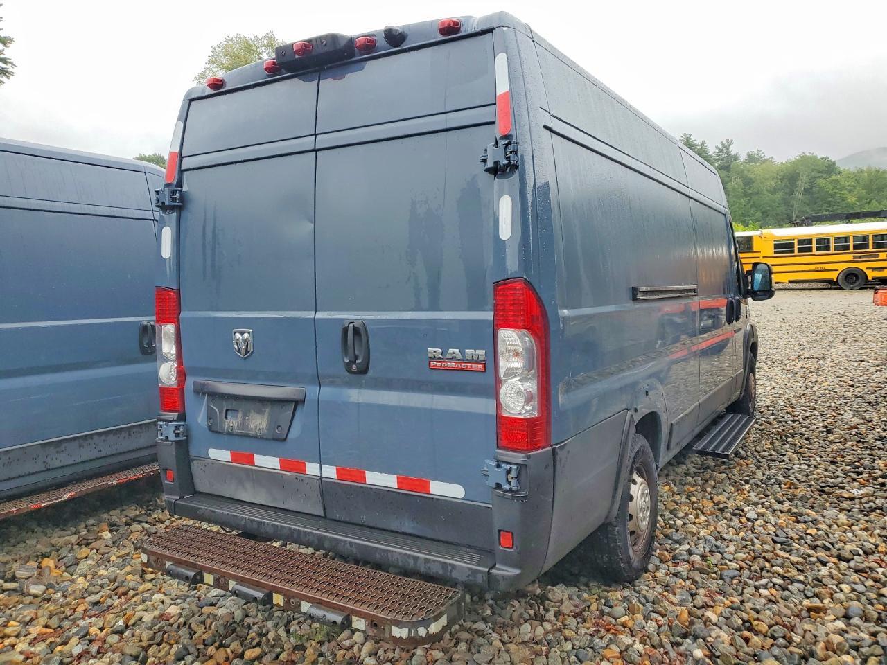 2021 RAM PROMASTER 3500 DELIVERY VAN — Фото 3 из 13