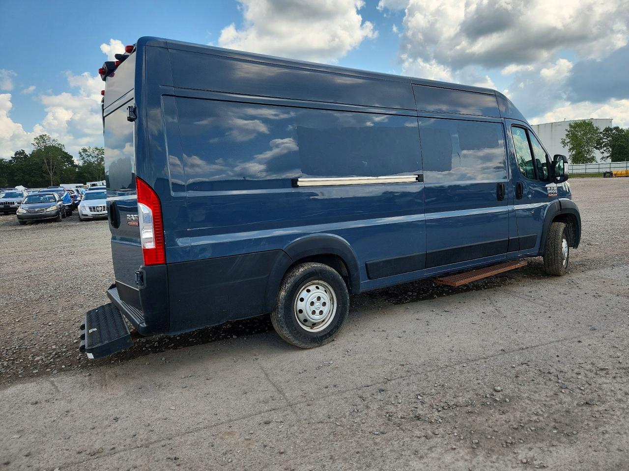 2021 RAM PROMASTER 3500 DELIVERY VAN — Фото 3 из 14