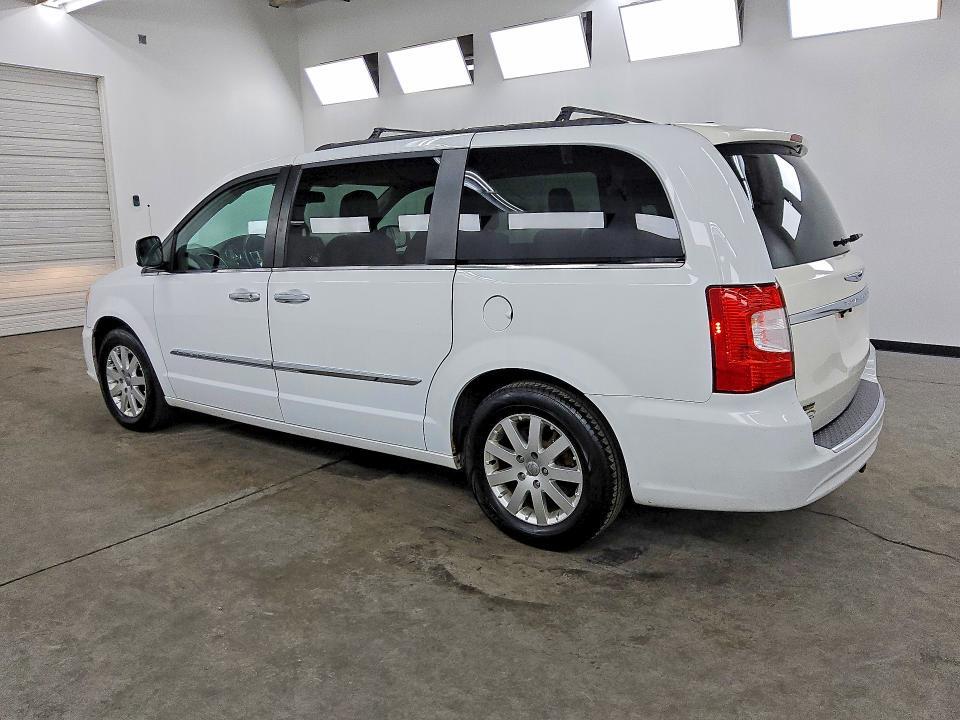 2016 CHRYSLER TOWN & COUNTRY TOURING — Фото 2 из 14
