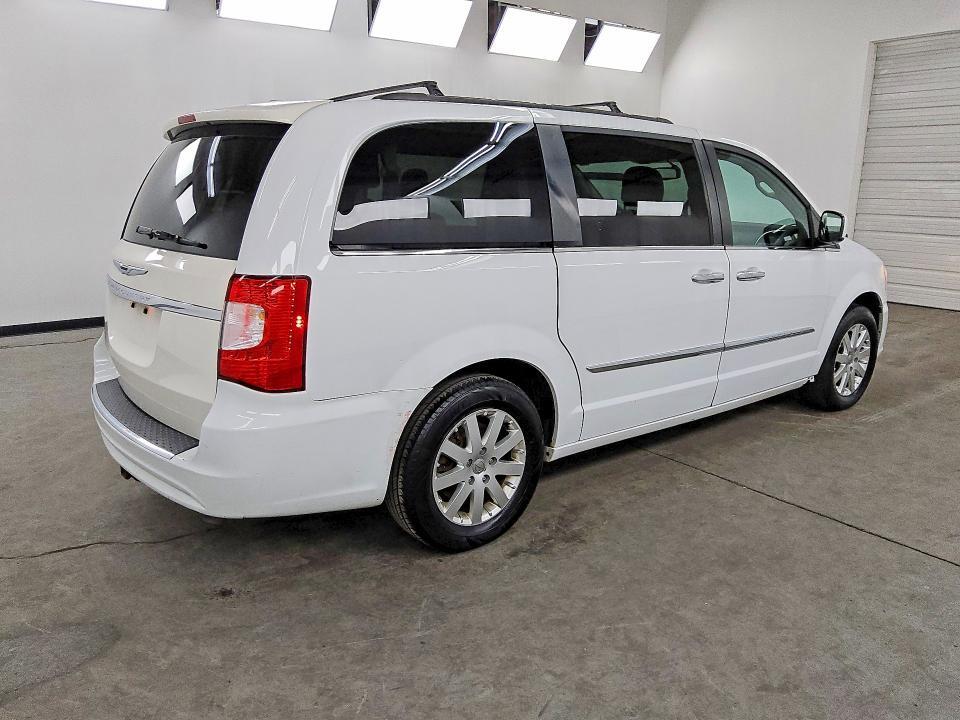 2016 CHRYSLER TOWN & COUNTRY TOURING — Фото 3 из 14