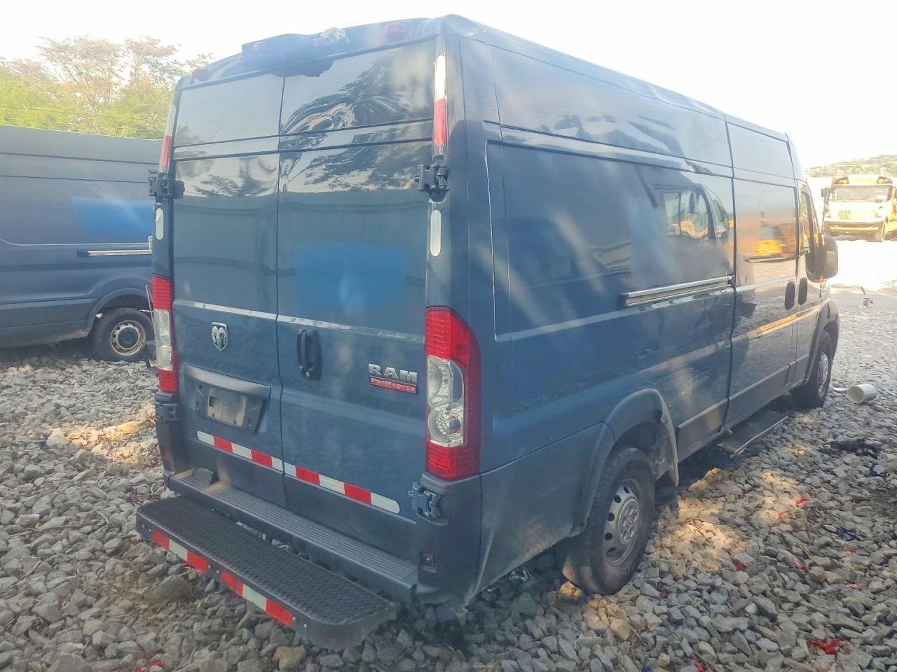 2021 RAM PROMASTER 3500 DELIVERY VAN — Фото 3 из 13
