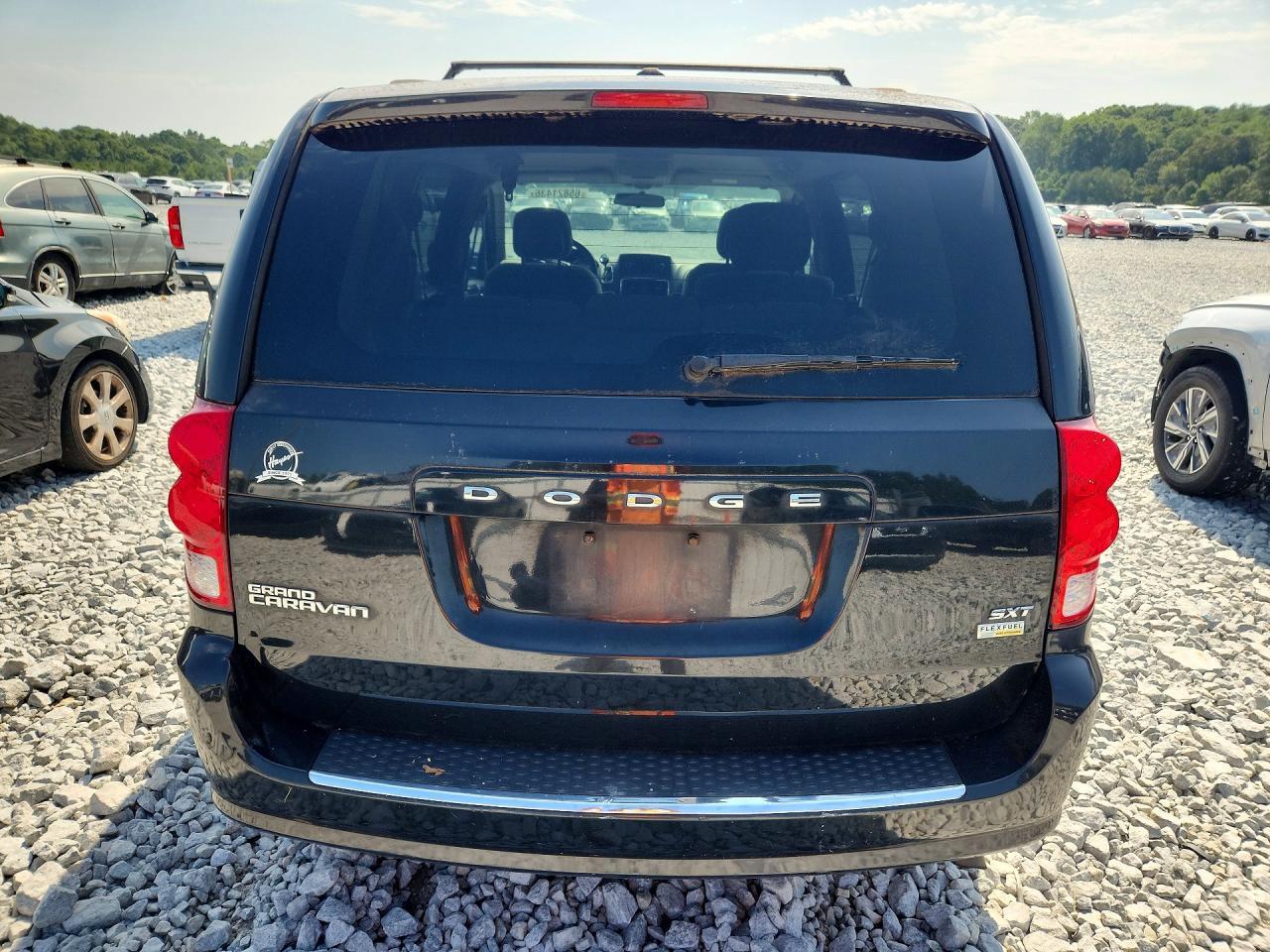 2016 DODGE GRAND CARAVAN SXT — Фото 6 из 13