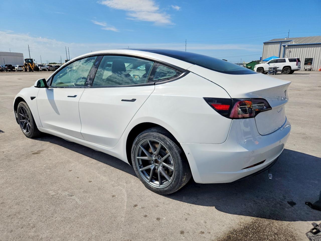 5YJ3E1EA0MF093194 2021 TESLA MODEL 3 photo no. 2