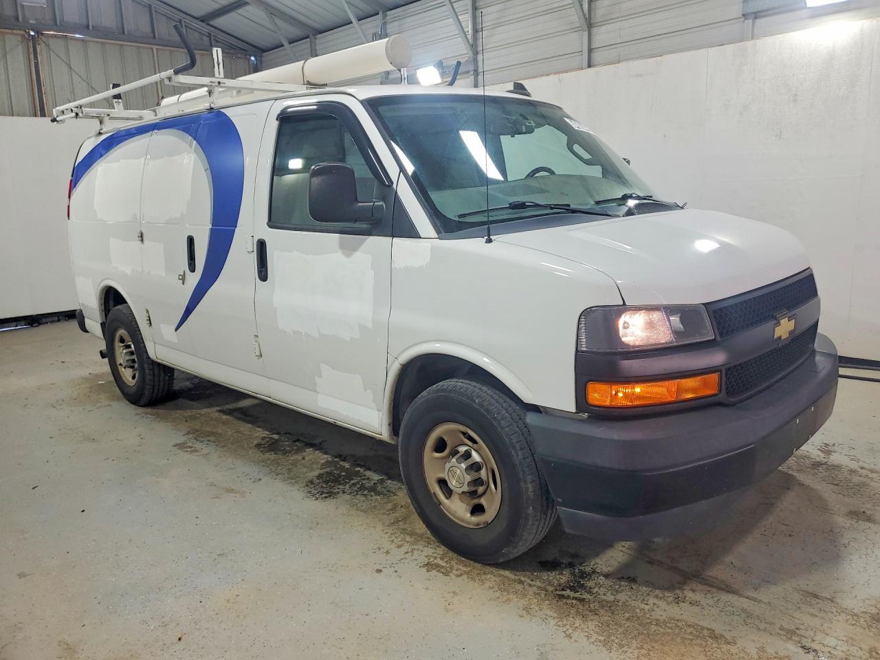 2020 CHEVROLET EXPRESS G2500 — Фото 4 из 13