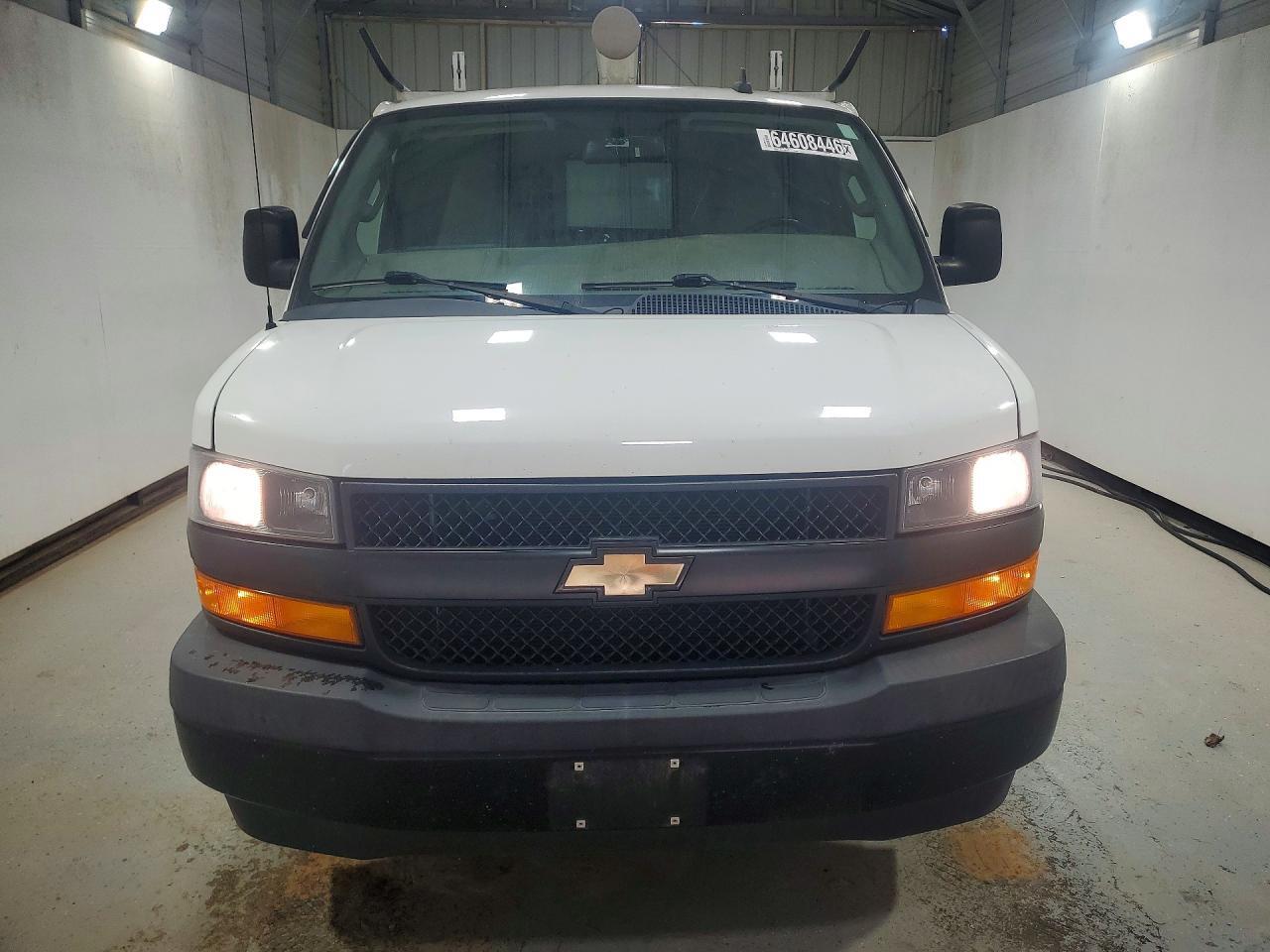 2020 CHEVROLET EXPRESS G2500 — Фото 5 из 13