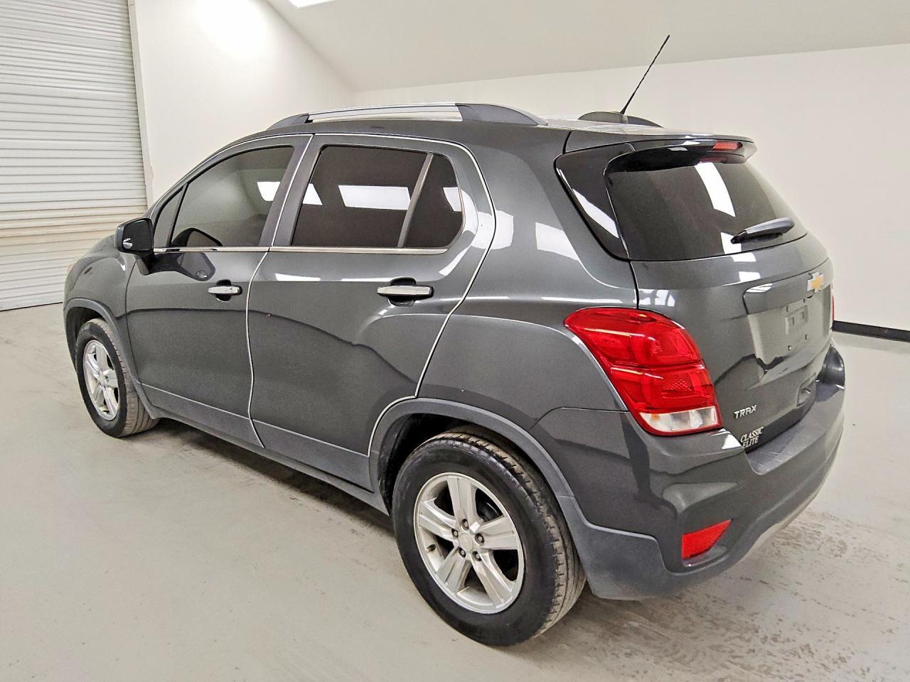 2020 CHEVROLET TRAX 1LT — Фото 2 из 13