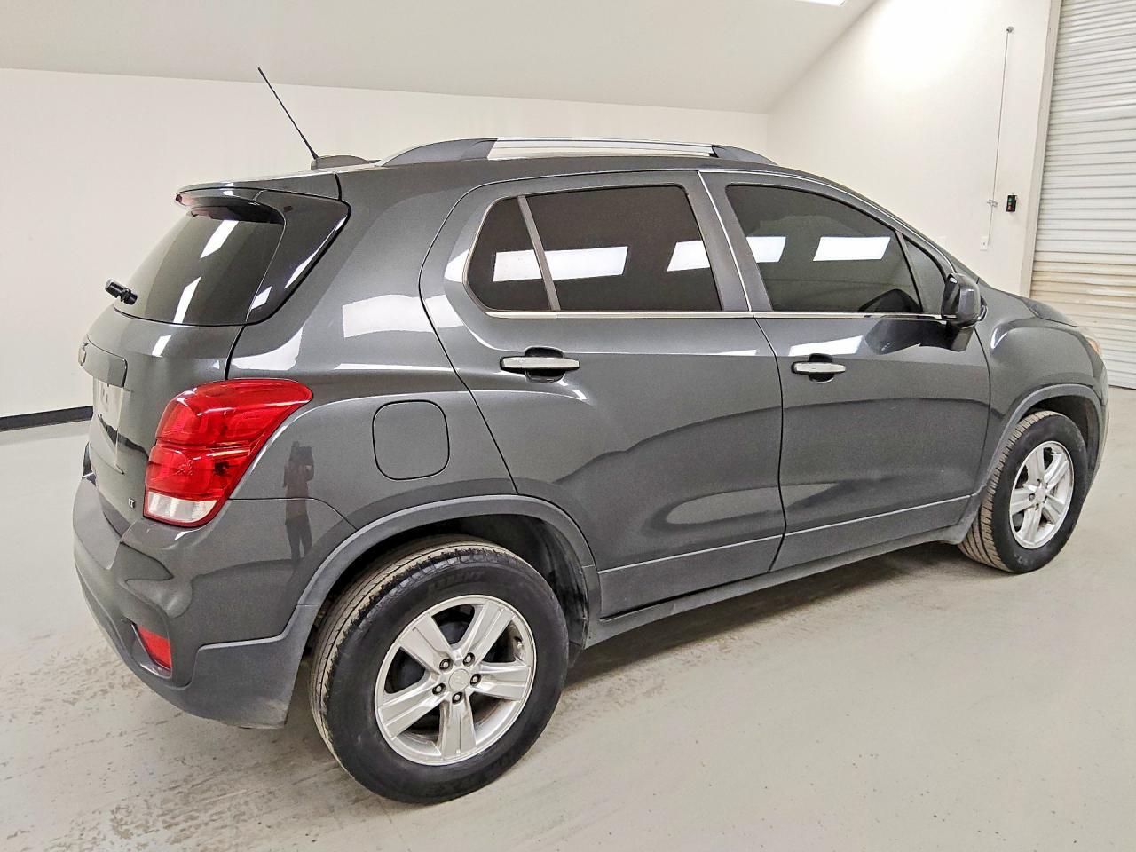 2020 CHEVROLET TRAX 1LT — Фото 3 из 13
