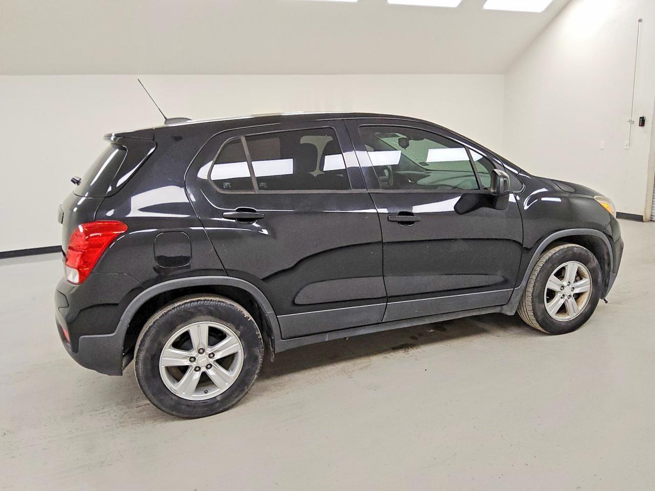 2020 CHEVROLET TRAX LS — Фото 3 из 13