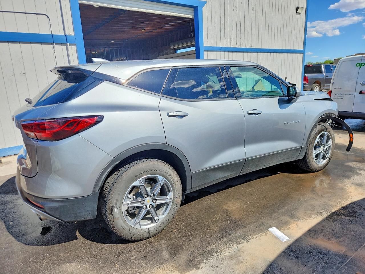 2026 CHEVROLET BLAZER 2LT — Фото 3 из 13