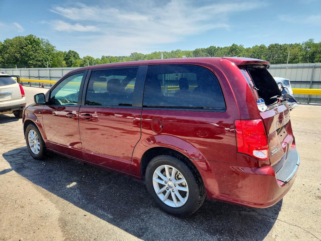 2020 DODGE GRAND CARAVAN SE — Фото 2 из 13
