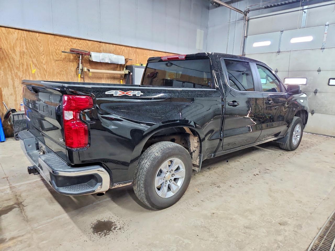 2026 CHEVROLET SILVERADO K1500 LT — Фото 3 из 12