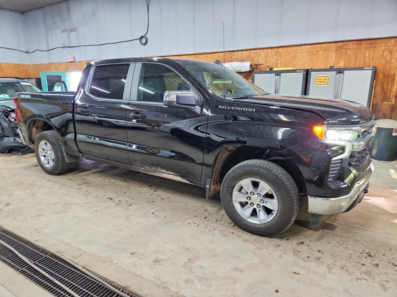 2026 CHEVROLET SILVERADO K1500 LT — Фото 4 из 12
