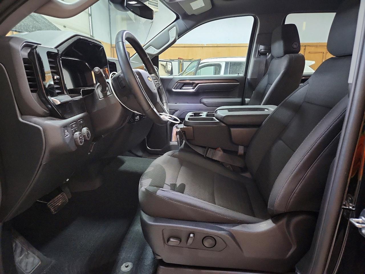 2026 CHEVROLET SILVERADO K1500 LT — Фото 7 из 12