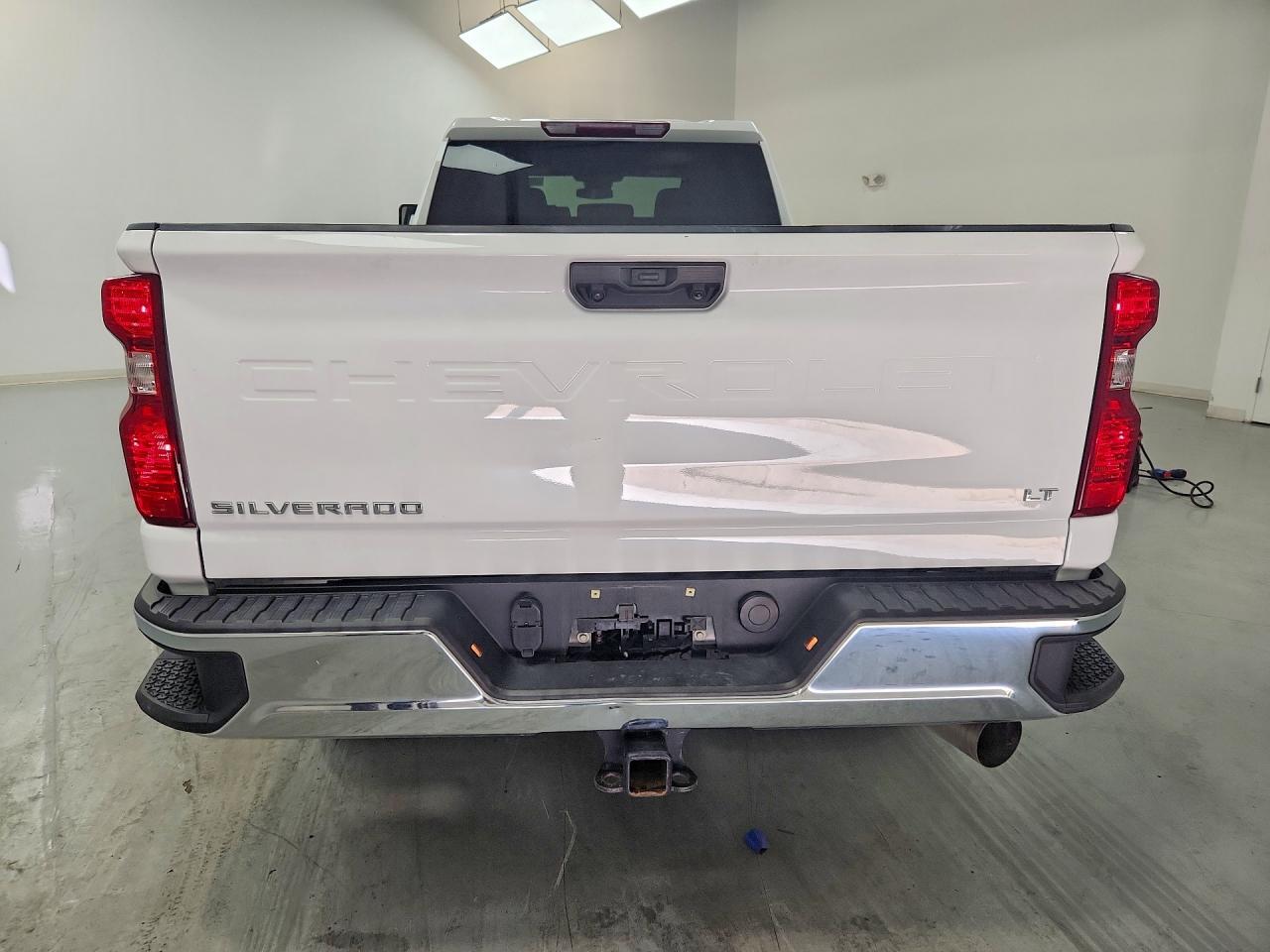 2026 CHEVROLET SILVERADO K2500 HEAVY DUTY LT — Фото 6 из 12