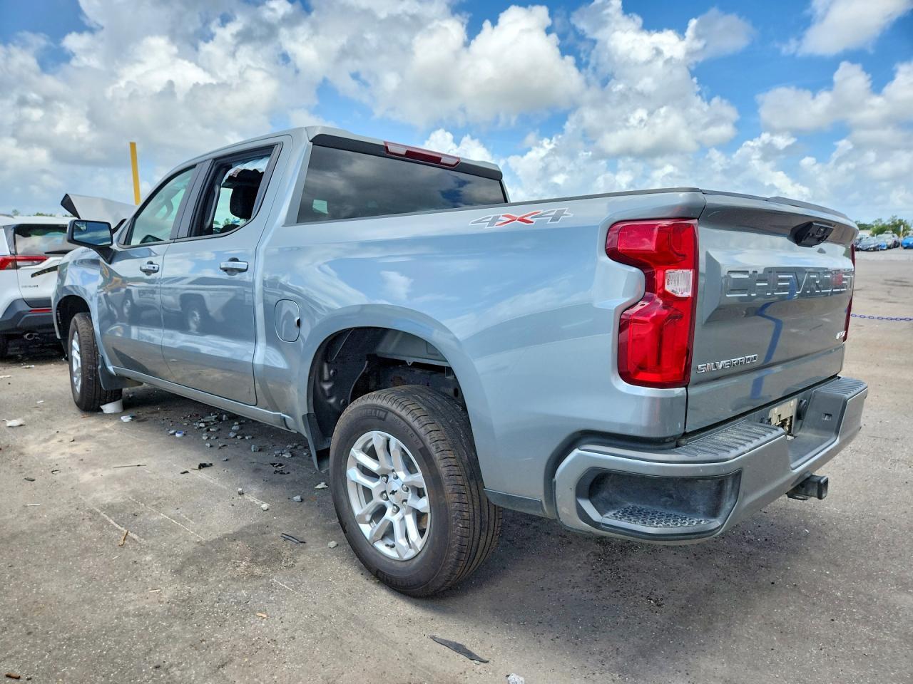 2026 CHEVROLET SILVERADO K1500 RST — Фото 2 из 12