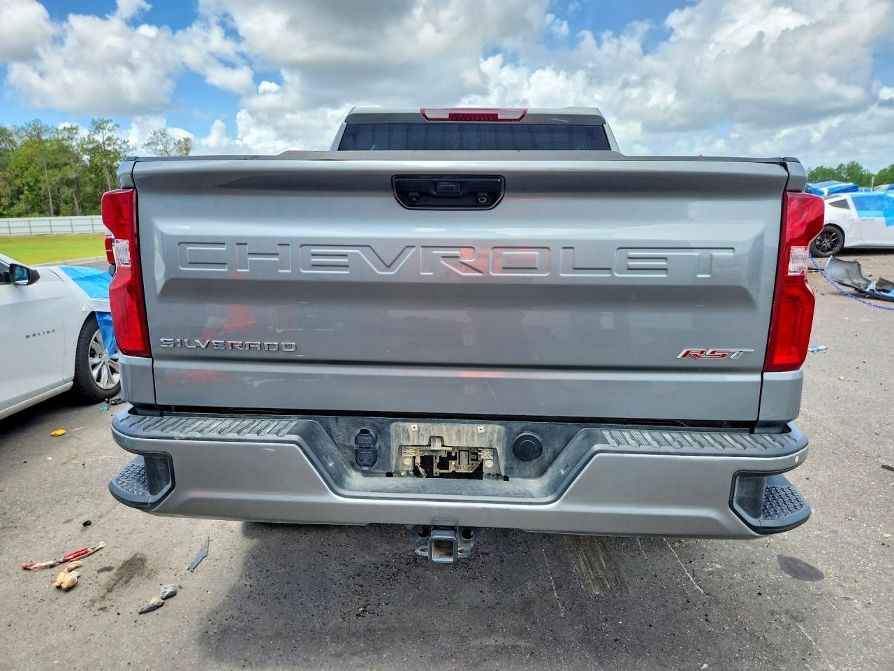 2026 CHEVROLET SILVERADO K1500 RST — Фото 6 из 12