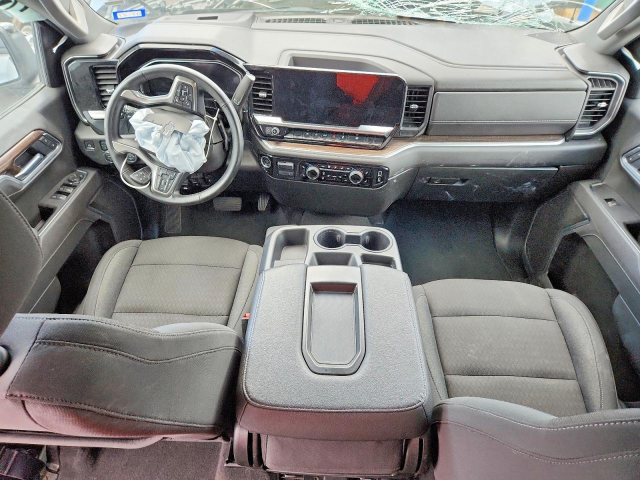 2026 CHEVROLET SILVERADO K1500 RST — Фото 8 из 12