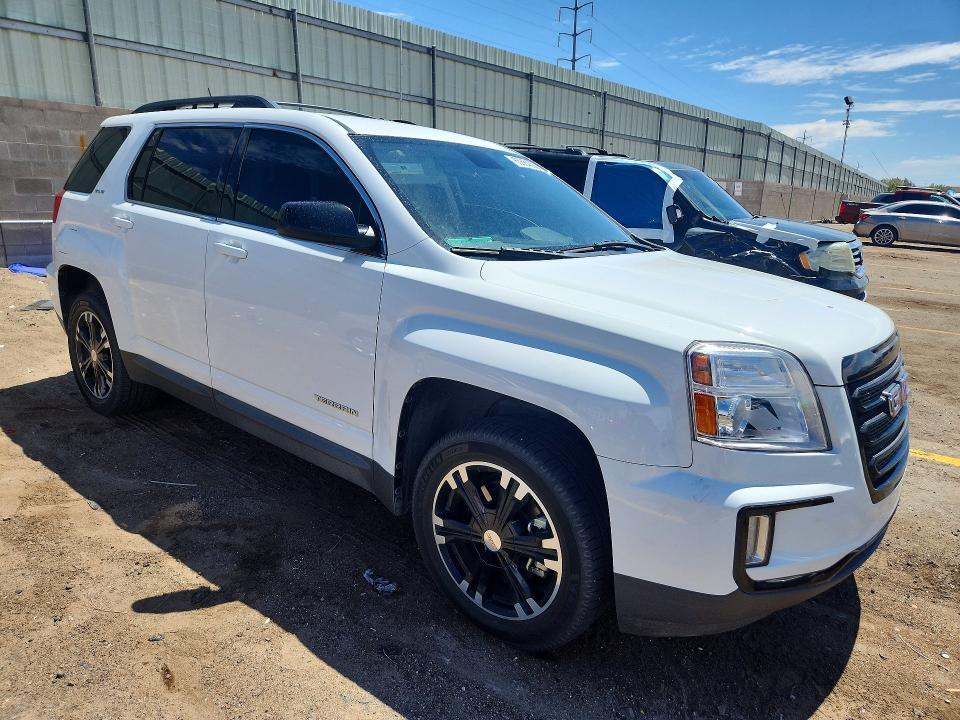 2GKFLTE32H6104096 2017 GMC TERRAIN photo no. 4