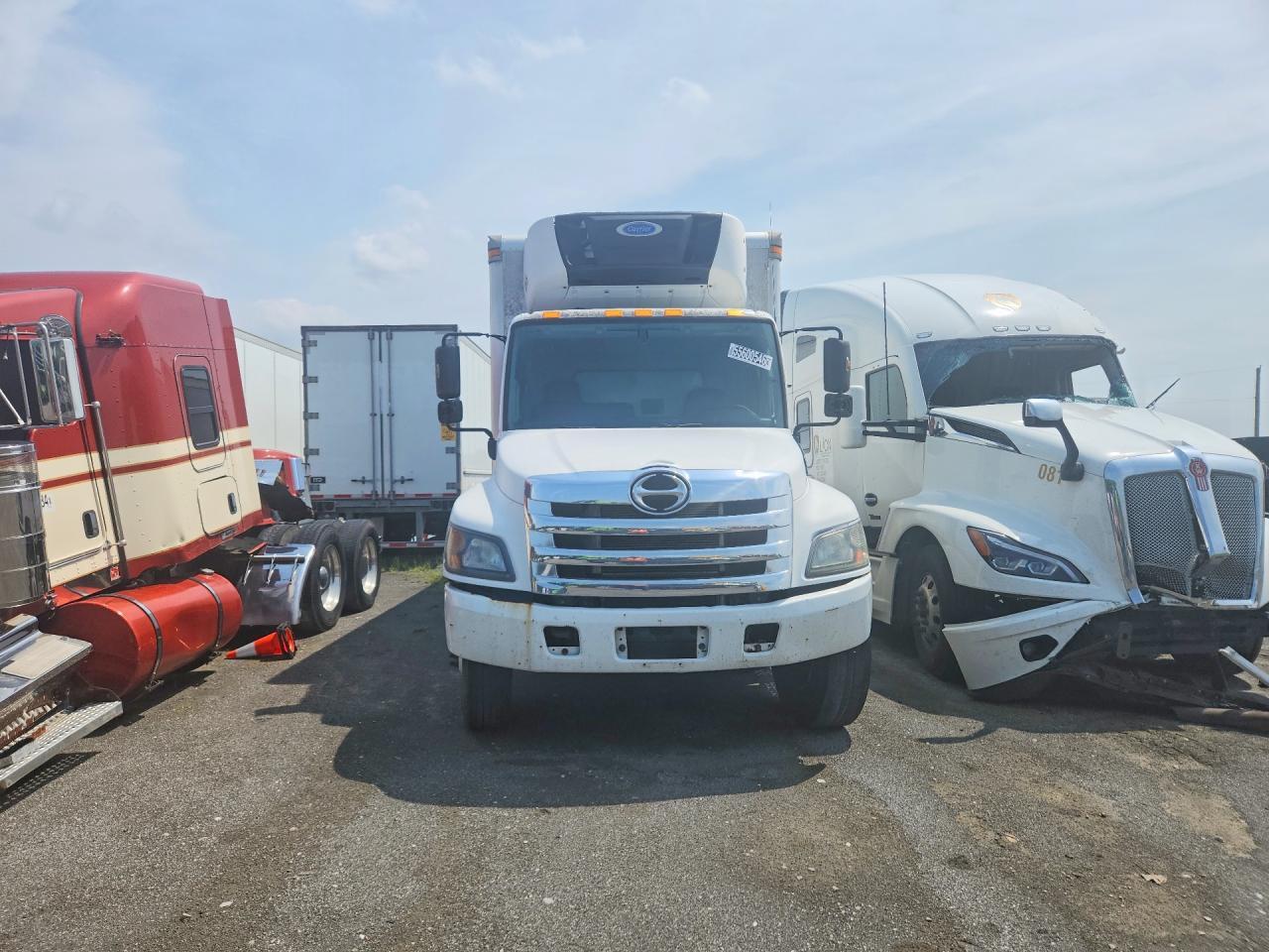 2017 HINO 258/268 REFRIGERATED BOX TRUCK — Фото 5 из 12