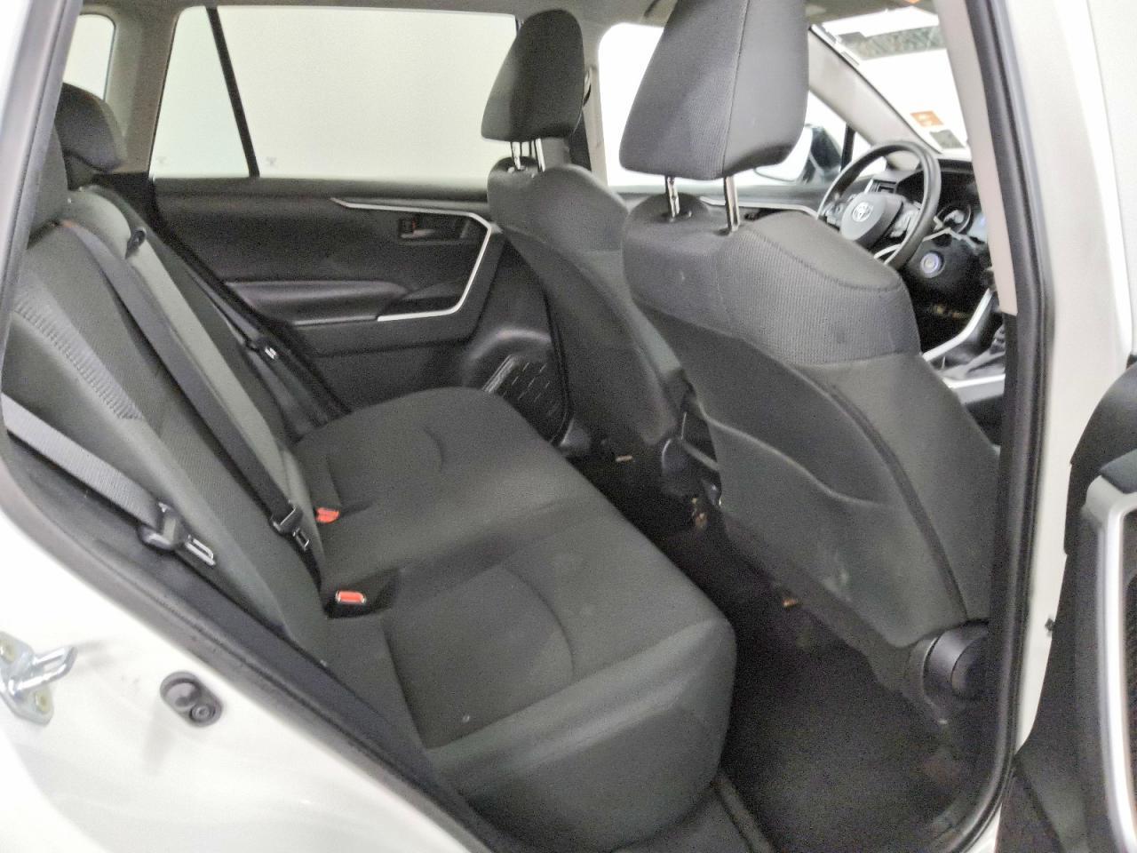 2021 TOYOTA RAV4 LE — Фото 11 из 13