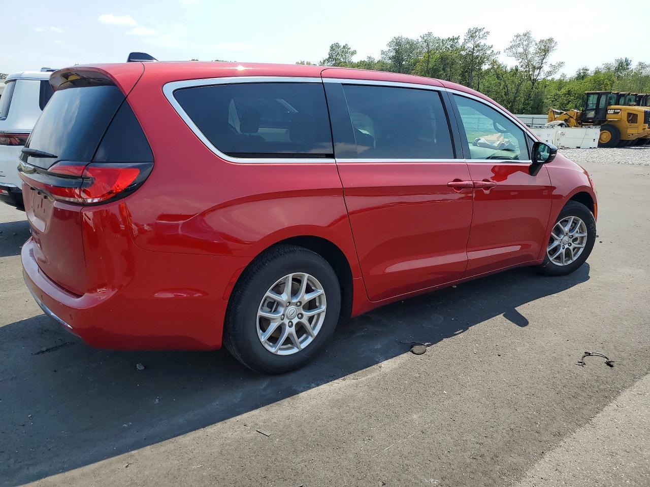 2026 CHRYSLER PACIFICA SELECT — Фото 3 из 13