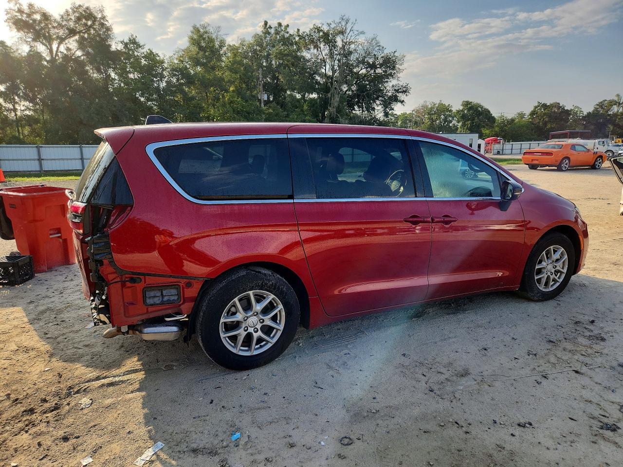 2026 CHRYSLER PACIFICA SELECT — Фото 3 из 14