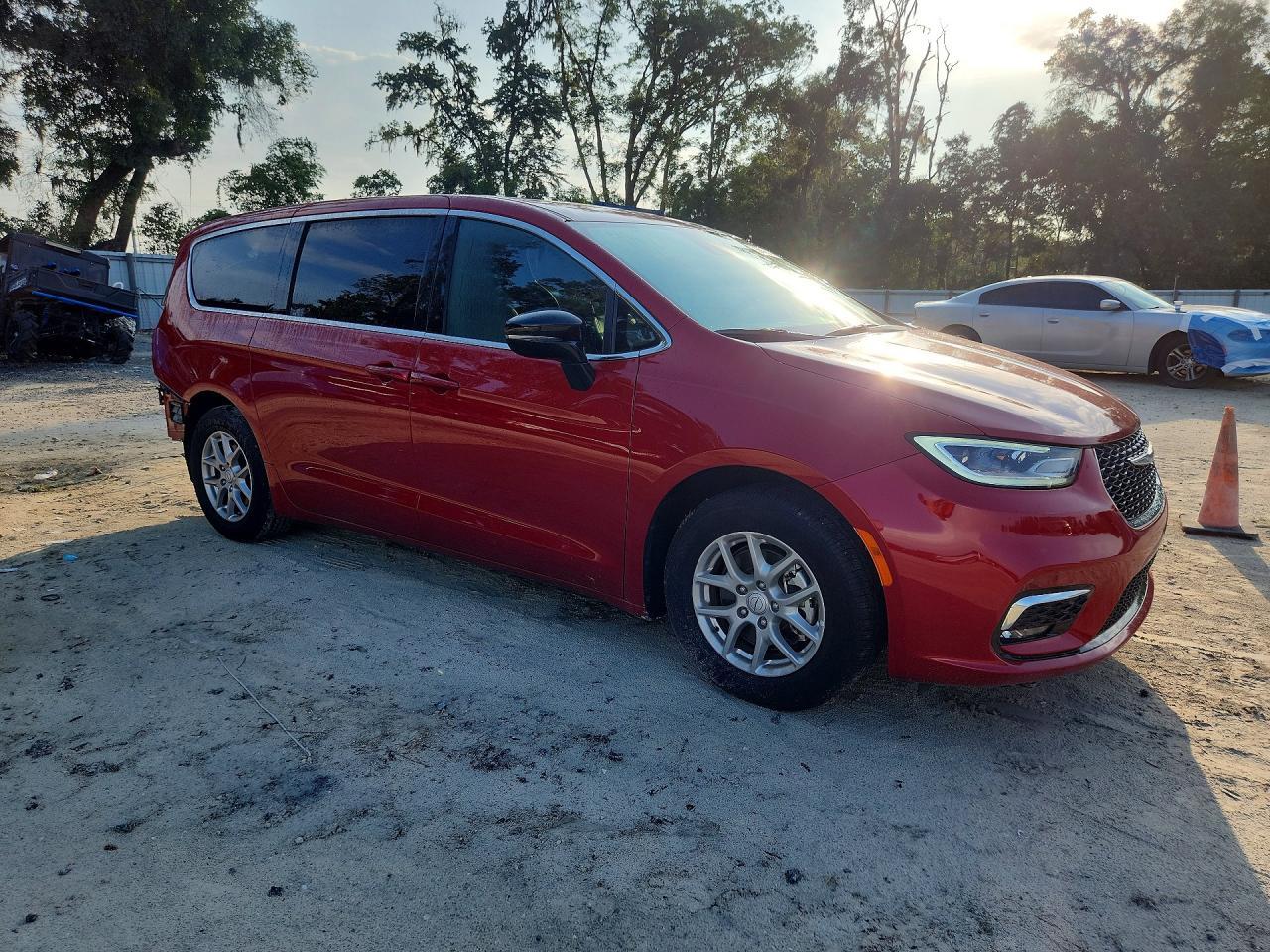 2026 CHRYSLER PACIFICA SELECT — Фото 4 из 14