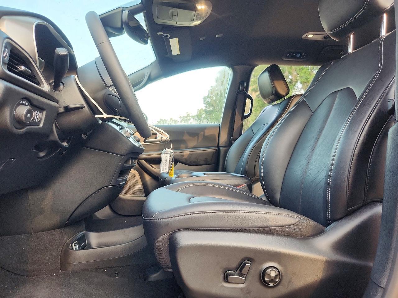 2026 CHRYSLER PACIFICA SELECT — Фото 7 из 14