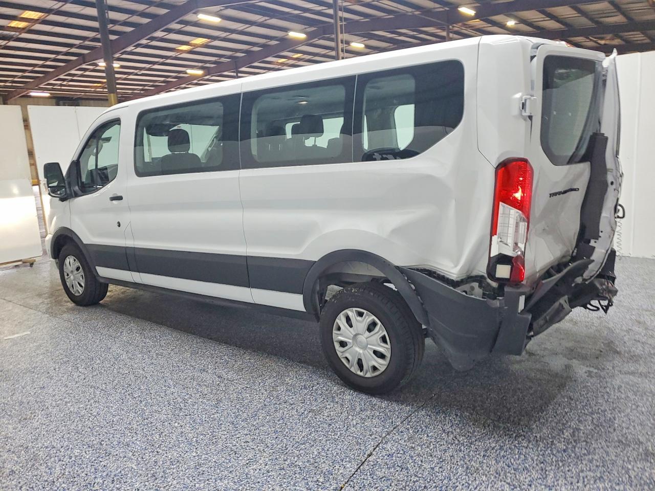 2026 FORD TRANSIT T-350 — Фото 2 из 13