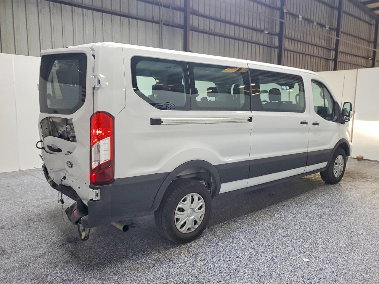 2026 FORD TRANSIT T-350 — Фото 3 из 13