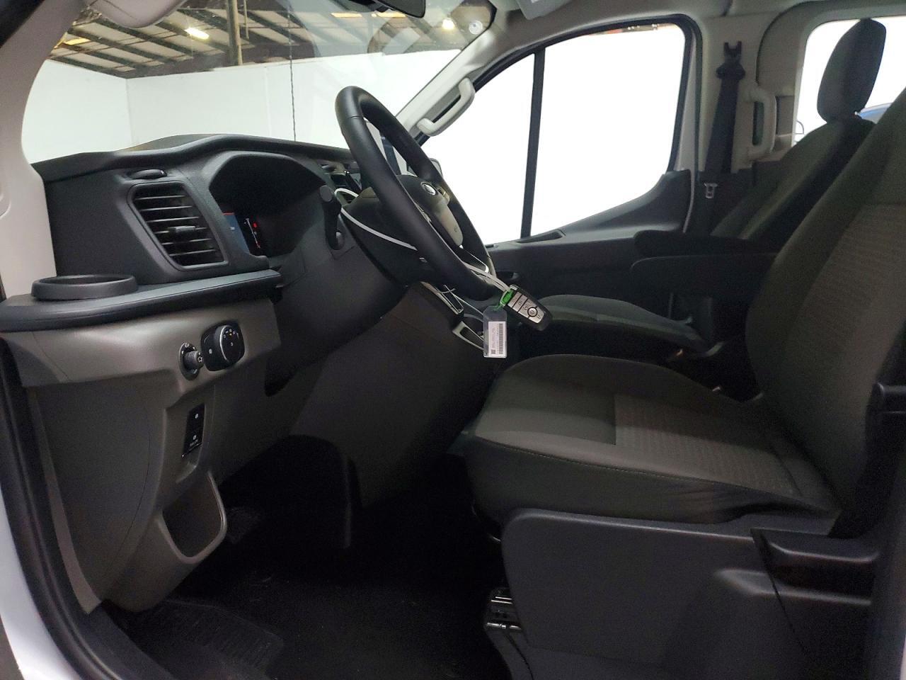 2026 FORD TRANSIT T-350 — Фото 7 из 13