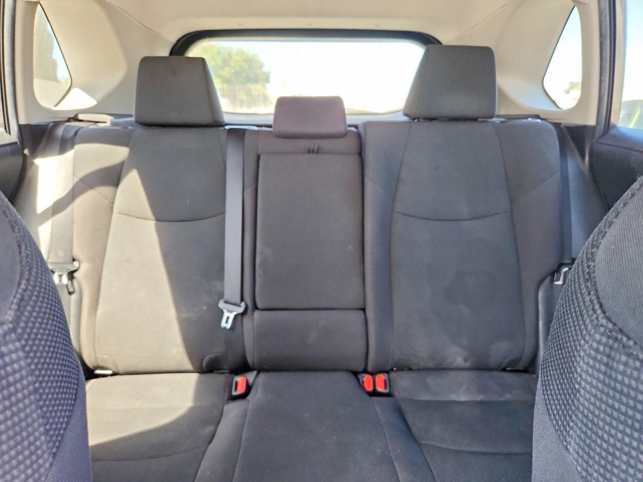 2021 TOYOTA RAV4 LE — Фото 10 из 13
