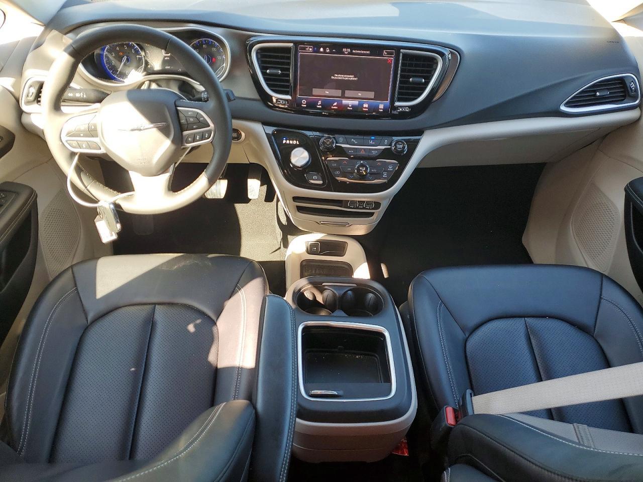 2024 CHRYSLER PACIFICA TOURING L — Фото 8 из 14