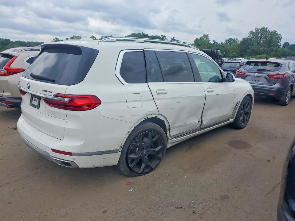 2022 BMW X7 XDRIVE40I — Фото 3 из 13