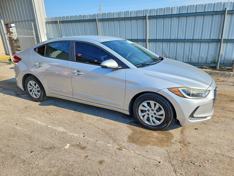 5NPD74LF7HH102544 2017 HYUNDAI ELANTRA photo no. 4