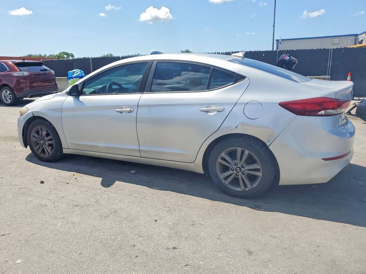 2017 HYUNDAI ELANTRA SE — Фото 2 из 12