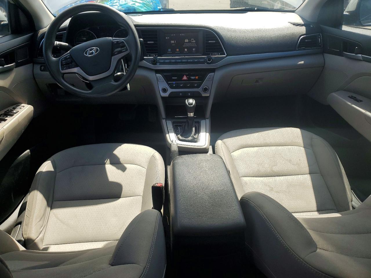 2017 HYUNDAI ELANTRA SE — Фото 8 из 12