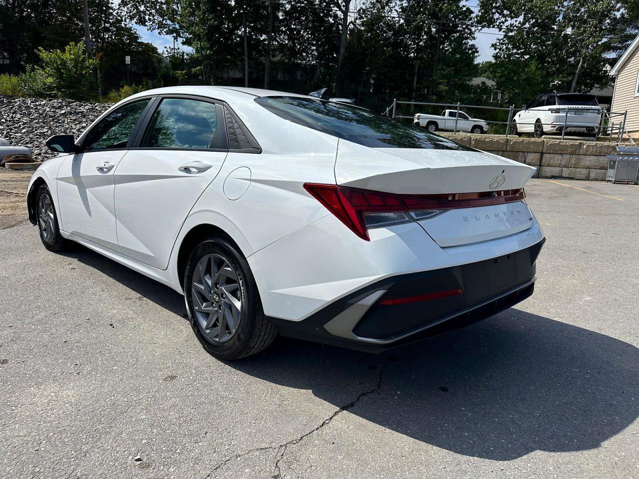 2026 HYUNDAI ELANTRA HYBRID BLUE — Фото 2 из 10