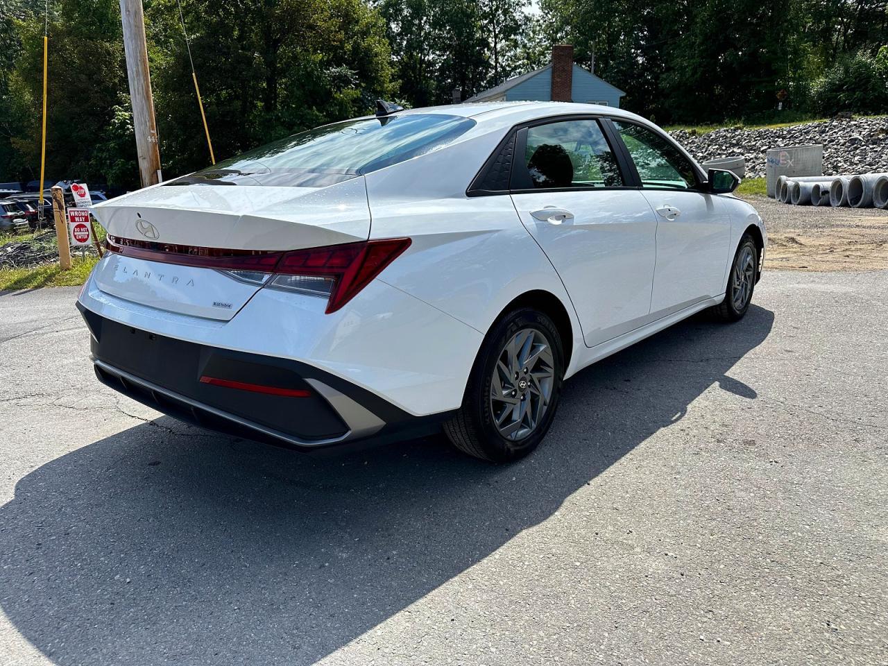 2026 HYUNDAI ELANTRA HYBRID BLUE — Фото 3 из 10