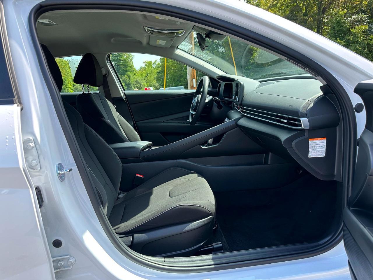 2026 HYUNDAI ELANTRA HYBRID BLUE — Фото 5 из 10
