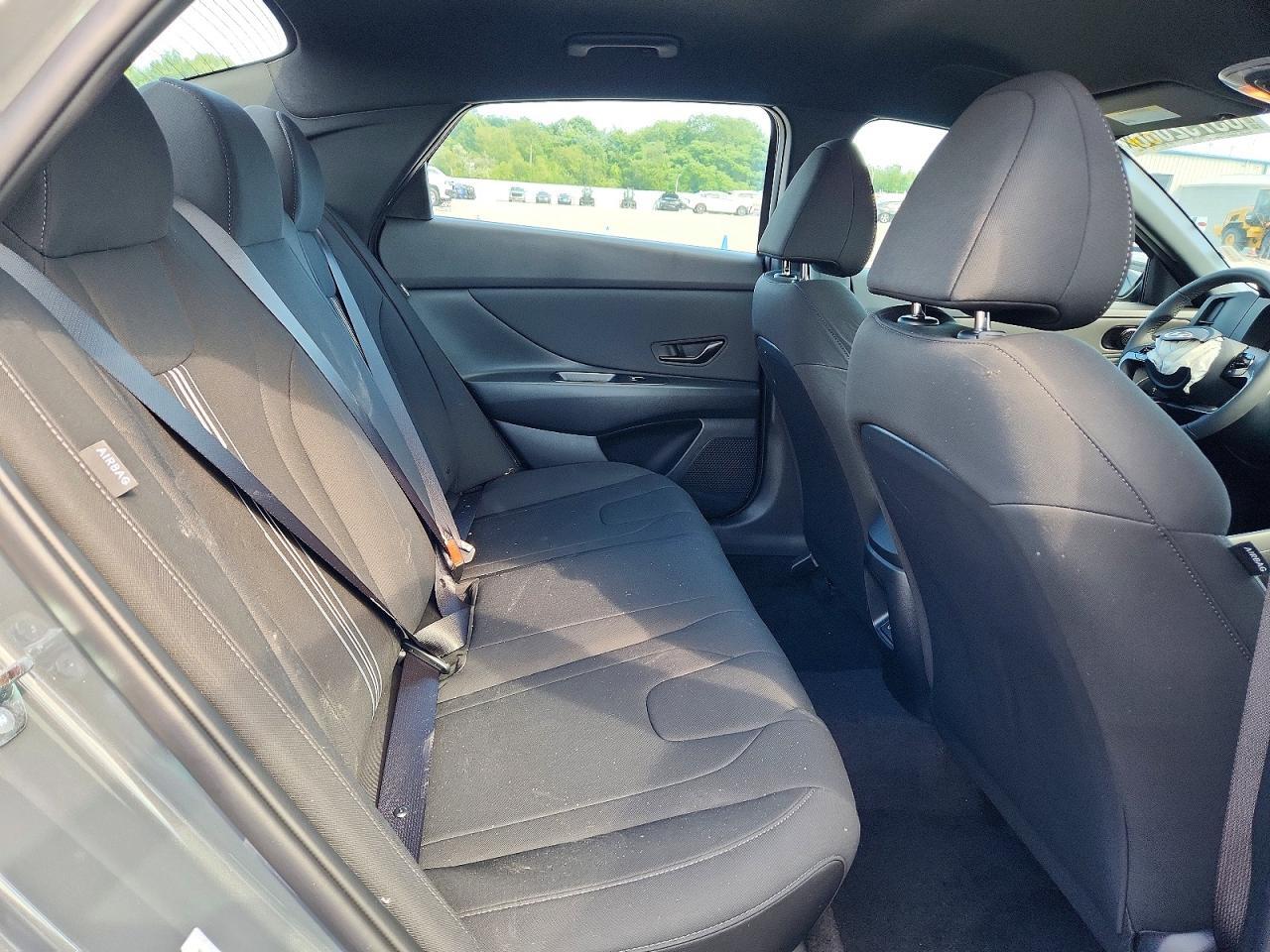 2026 HYUNDAI ELANTRA SEL SPORT — Фото 10 из 12