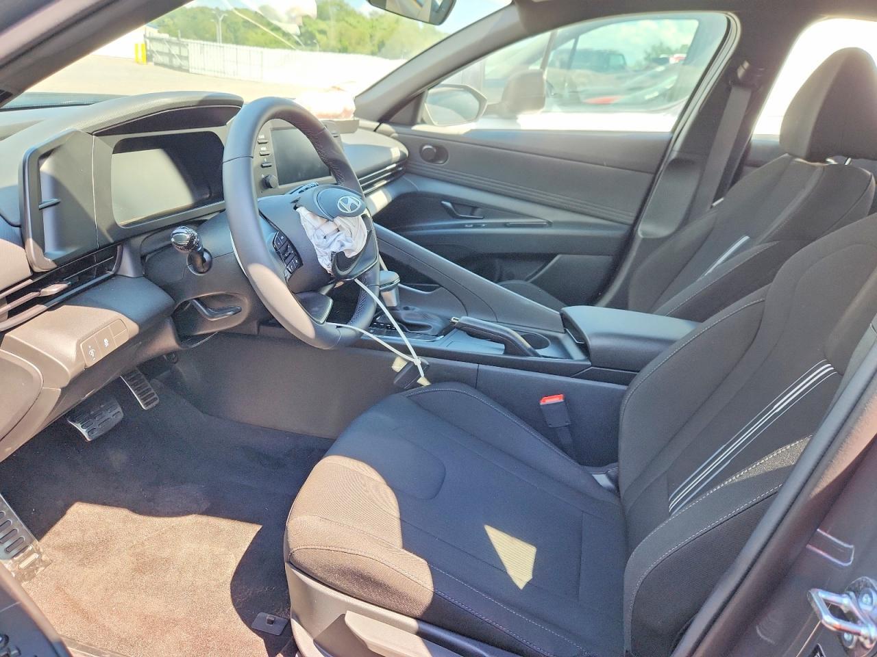 2026 HYUNDAI ELANTRA SEL SPORT — Фото 7 из 12