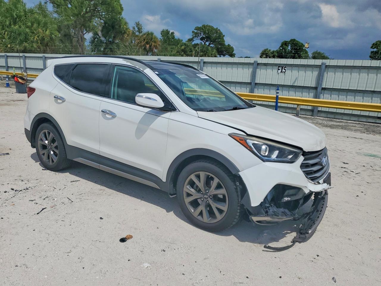2017 HYUNDAI SANTA FE SPORT 2.0T ULTIMATE — Фото 4 из 14