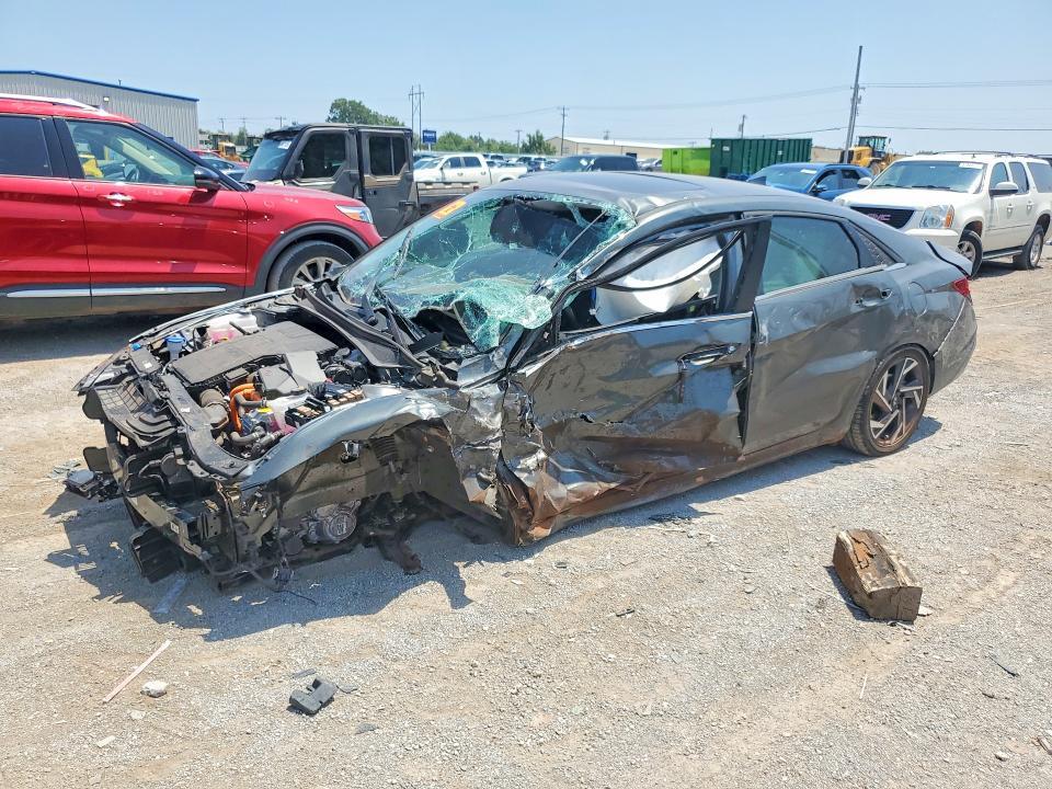 2026 HYUNDAI ELANTRA KMHLN4DJ1TU195057