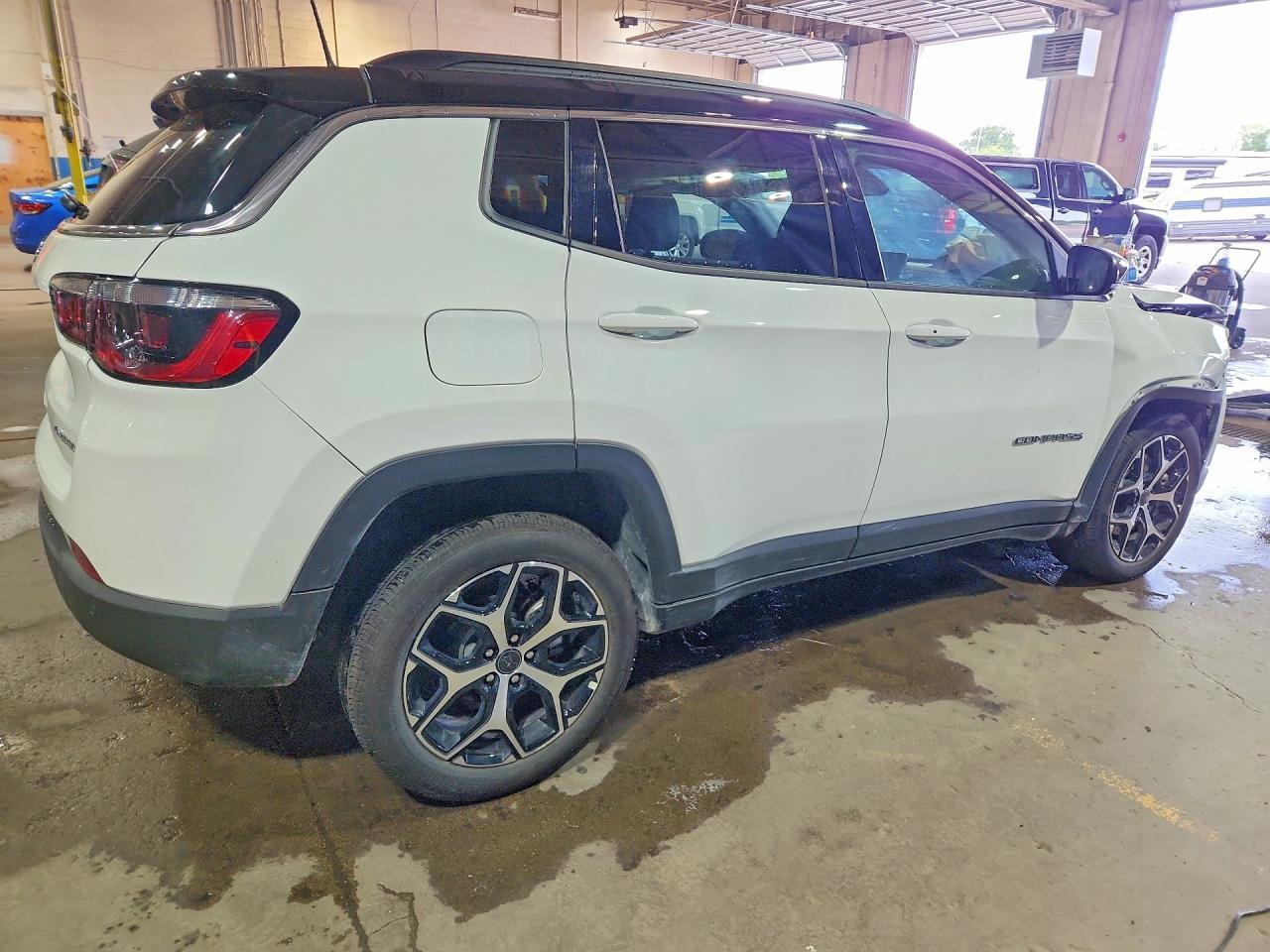 2026 JEEP COMPASS LIMITED — Фото 3 из 13