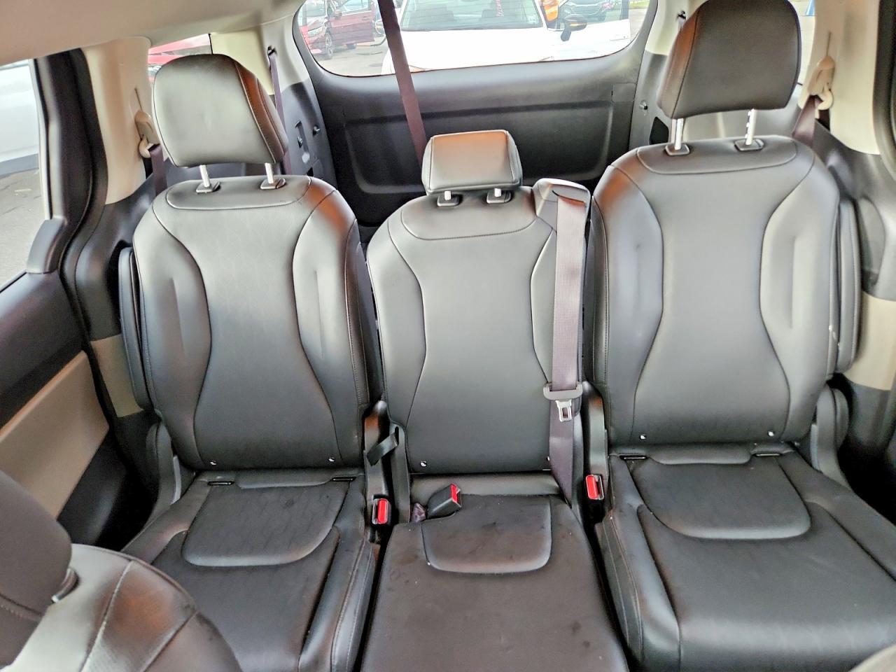 2026 KIA CARNIVAL LXS — Фото 10 из 13